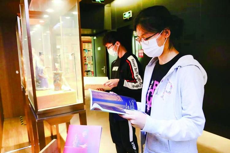 "逐梦新征程,建功新时代"书香校园建设